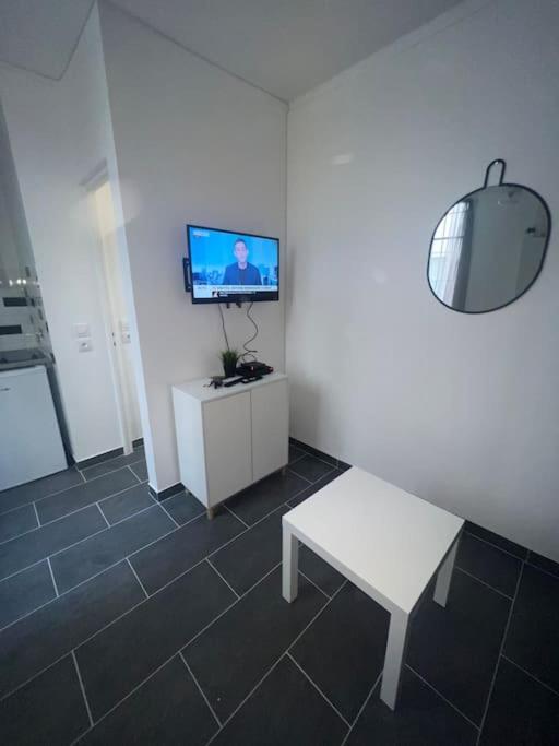 Studio Cosy Refait A Neuf Levallois Extérieur photo